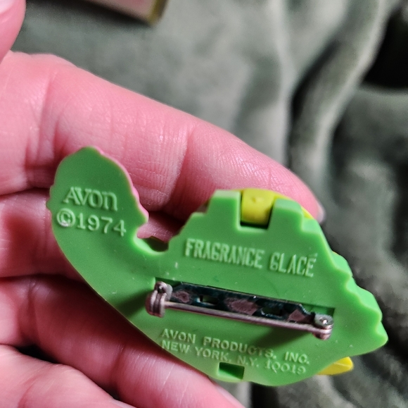 Vintage Avon Myrtle Turtle pin pal fragrance pin, 1974. 50 years old! - Picture 4 of 7